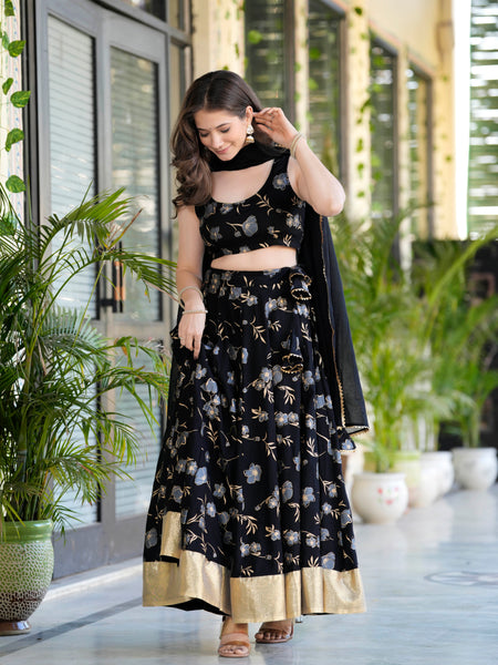Women Flared Lehenga Choli Set with Dupatta