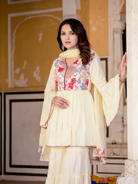 Women Floral Print Flared Kurta Set