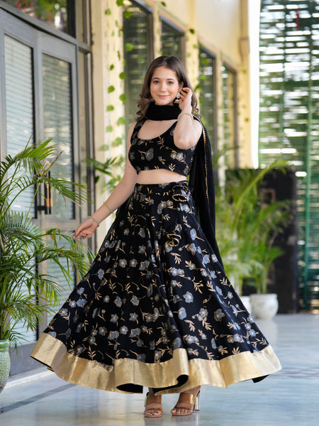 Women Flared Lehenga Choli Set with Dupatta