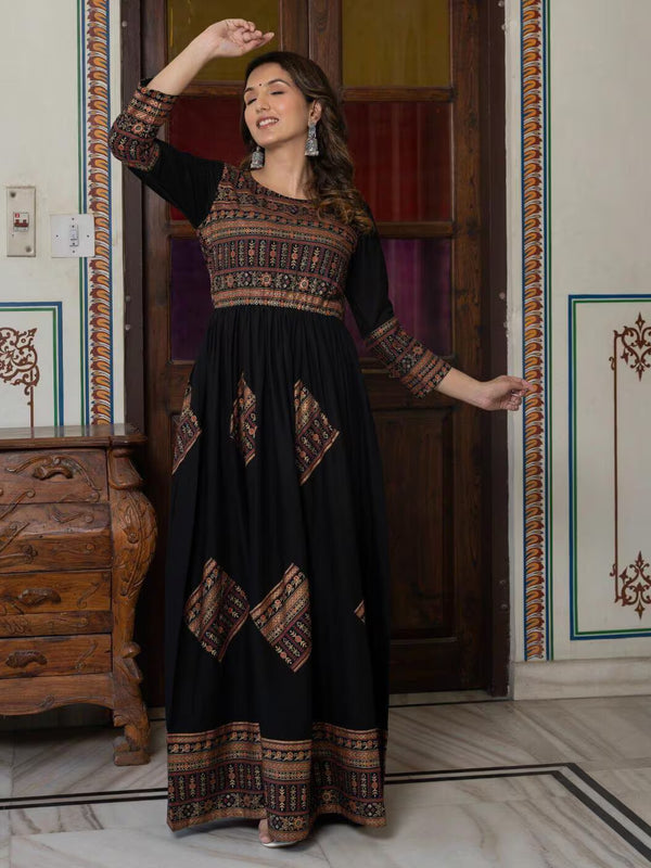 Women Floral Print Round-Neck Anarkali Kurta