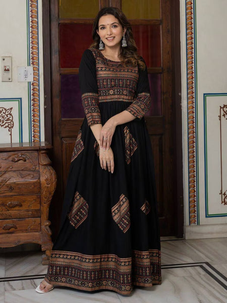 Women Floral Print Round-Neck Anarkali Kurta