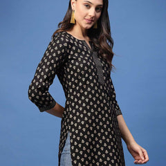 Women Floral Print Straight Kurta