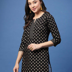Women Floral Print Straight Kurta