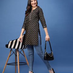 Women Floral Print Straight Kurta