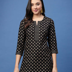 Women Floral Print Straight Kurta