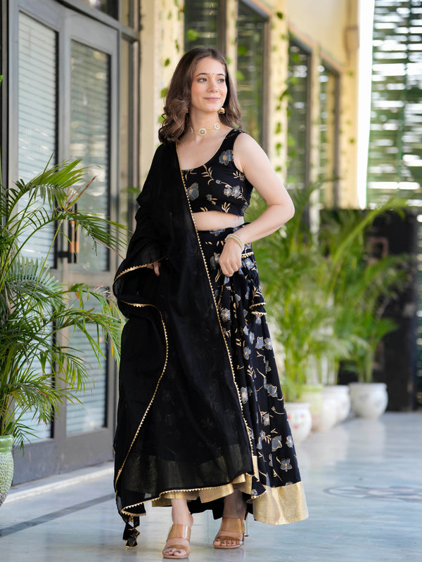 Women Flared Lehenga Choli Set with Dupatta