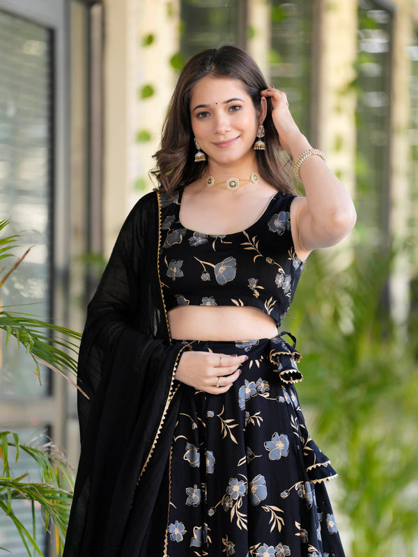 Women Flared Lehenga Choli Set with Dupatta