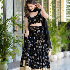 Women Flared Lehenga Choli Set with Dupatta