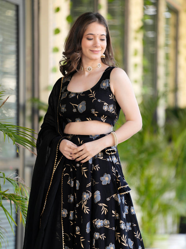 Women Flared Lehenga Choli Set with Dupatta
