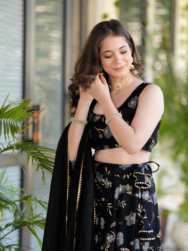 Women Flared Lehenga Choli Set with Dupatta