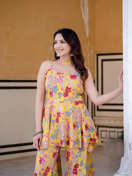 Women Floral Flared Kurta Set